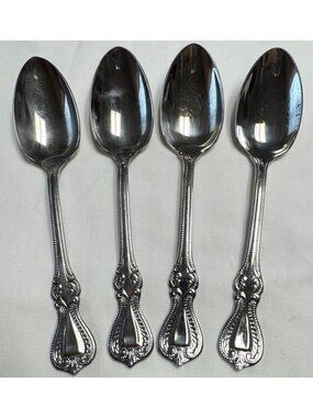 Set Of 4 Towle OLD COLONIAL 18/10 Stainless Place Oval Soup Spoons Discontinued